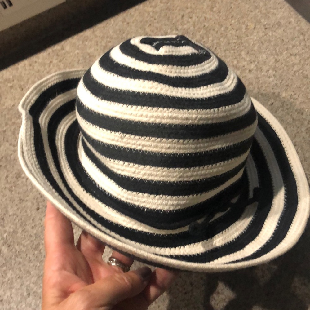 Hat - Picture 3 of 3